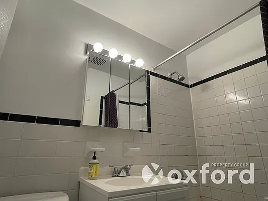 Rented by Oxford Property Group | media 6