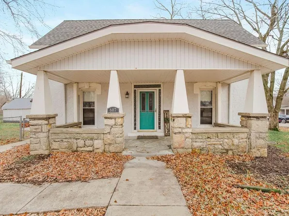 607 S 3rd St, Louisburg, KS 66053