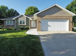 52 La Crosse Dr, Kearney, NE 68845