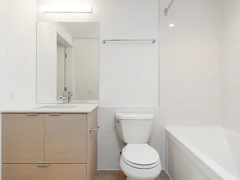 3655 Victoria Dr — Photo 40