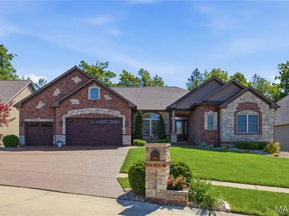 528 Elm Creek Dr, Wentzville, MO 63385