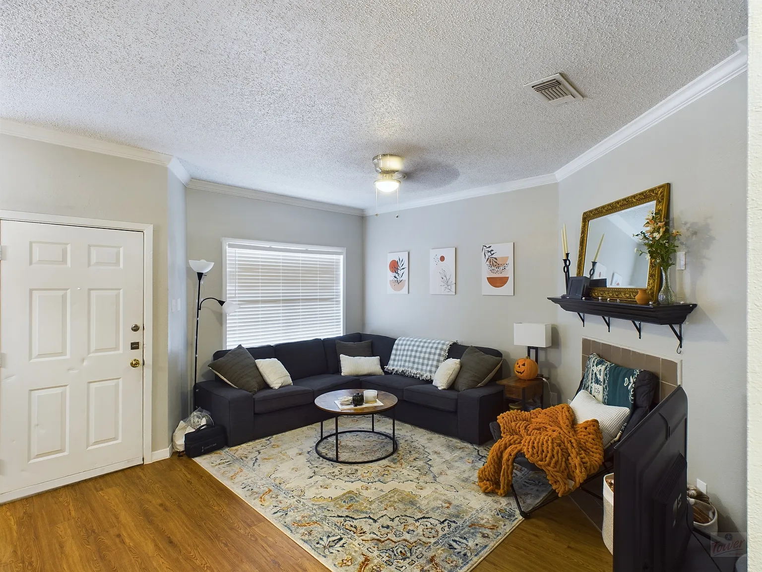915 W 23rd St Apt 104 — Photo 2