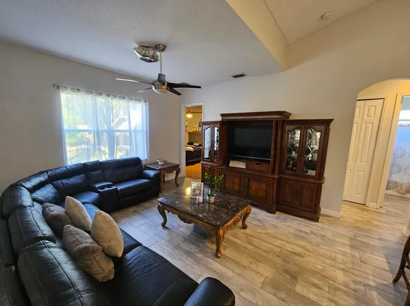 555 SW Aster Road, Port St Lucie, FL 34953