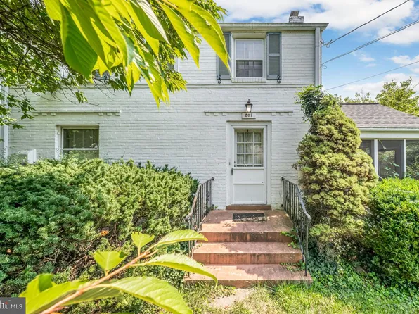 207 Lexington Dr, Silver Spring, MD 20901