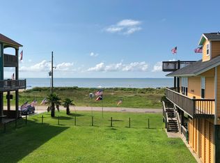 2888 Lakeside Dr, Crystal Beach, TX 77650
