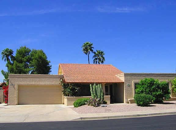 2nd image of 2620 S Playa Avenue
