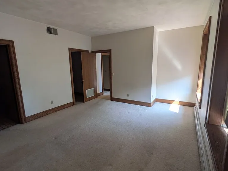 1408 Strongs Ave — Photo 5