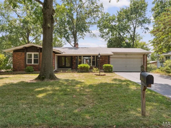 1210 Iron Warrior Ln, Ballwin, MO 63011