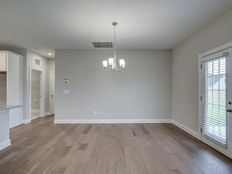 60 Kingsly Dr — Photo 18