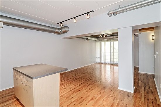 5th image of 1430 S Michigan Ave APT 412