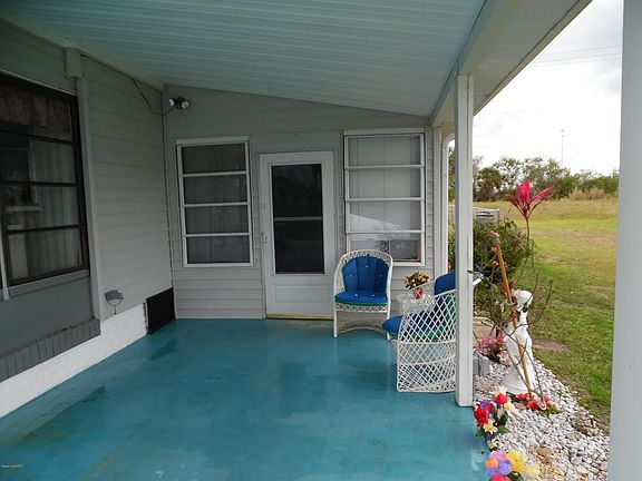 3rd image of 1065 Wren Cir