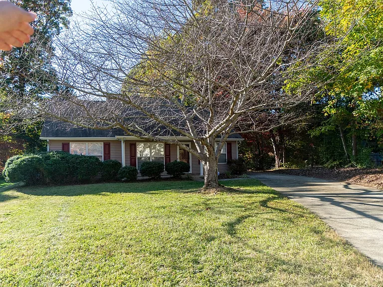 3923 Woodberry Lake Dr — Photo 2