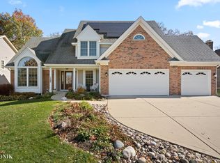 1389 Yorkshire Ln, Carol Stream, IL 60188