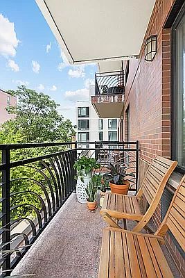 4th image of 525 Myrtle Ave APT 303
