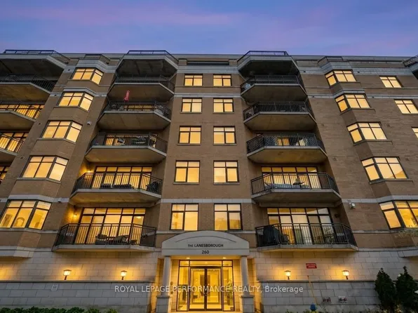 260 Besserer St #201, Ottawa, ON K1N 1J3