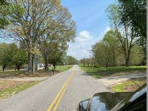 Exterior Neighborhood (street photo)