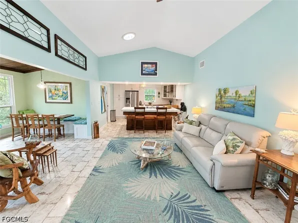 1318 Junonia St, Sanibel, FL 33957