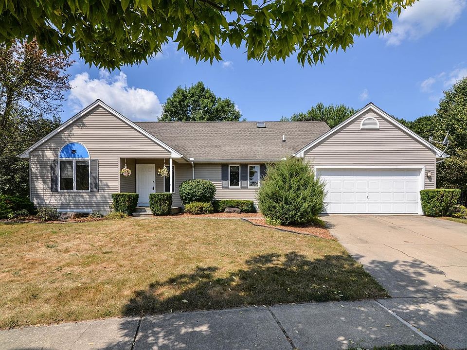 1st image of 810 Foxboro Ct