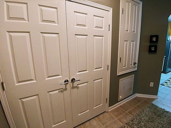 5th image of 7801 Point Meadows Dr Unit 1306