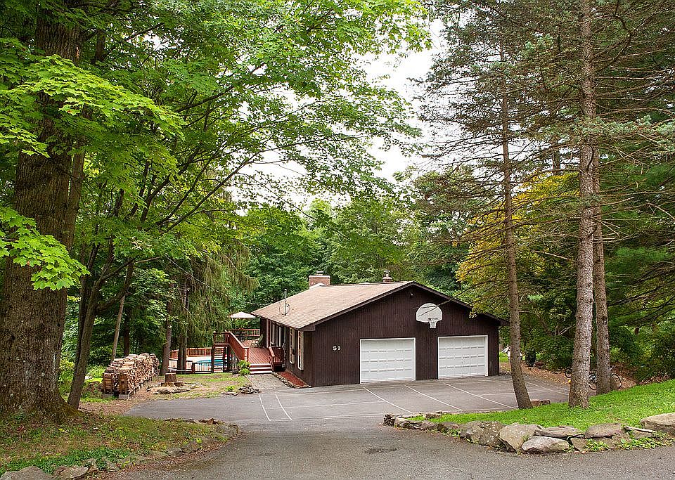 2nd image of 51 Old Quaker Hill Rd