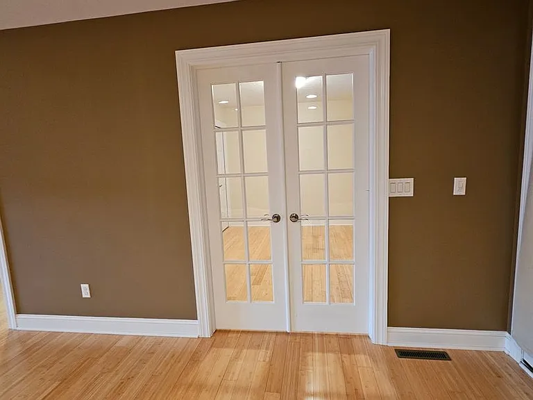 6169 Marteney Ave — Photo 8