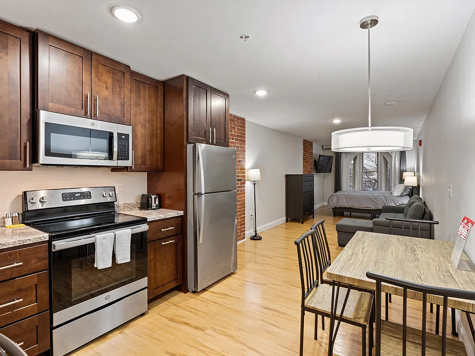 1361 Elm St