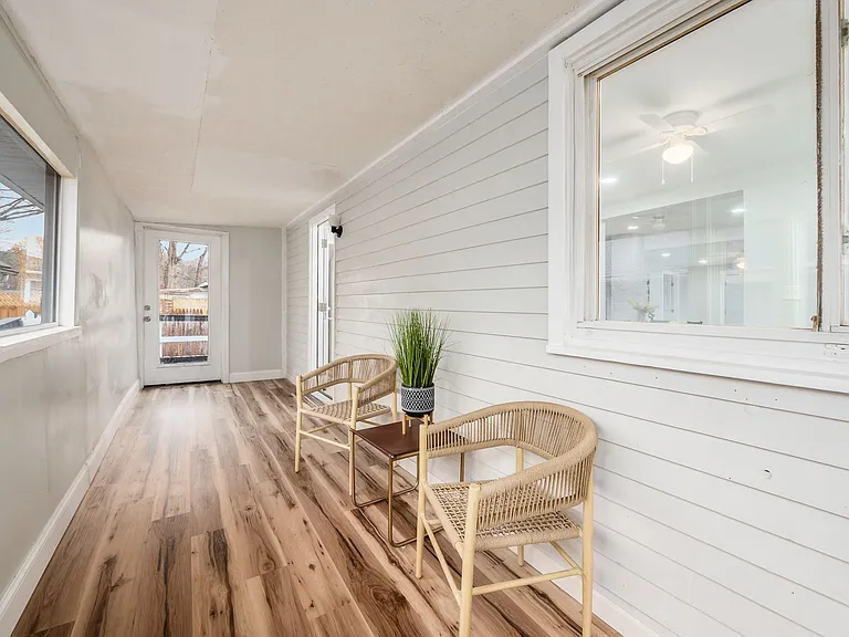 501 Oak St — Photo 13