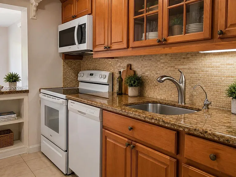 3375 SW 72nd Ct — Photo 3