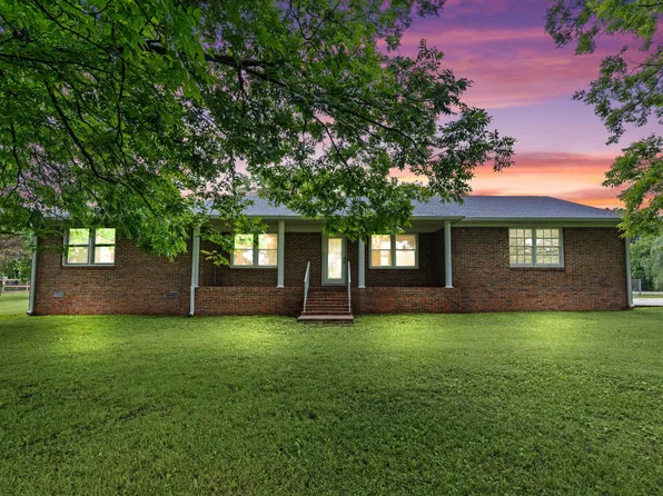 16 S Patrick Rd, Fayetteville, TN 37334