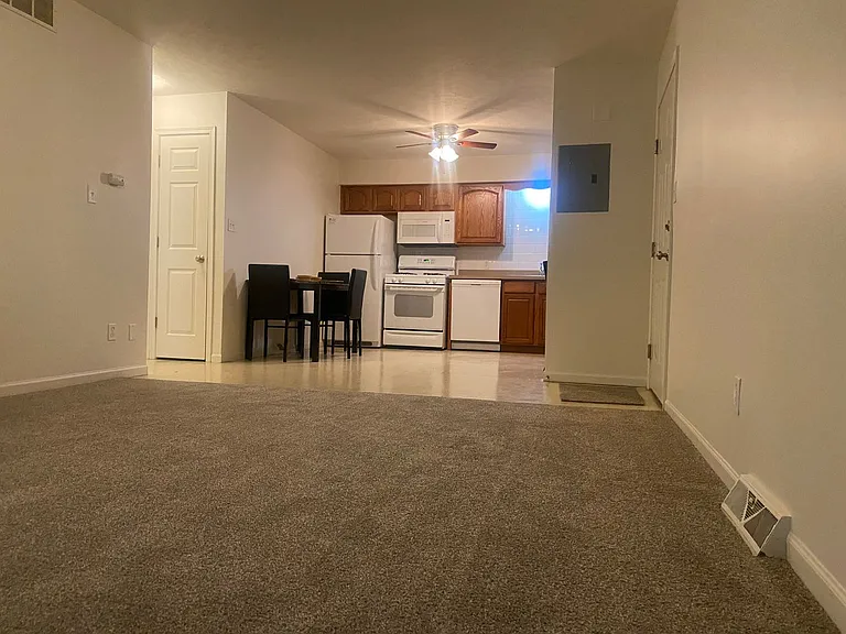 Sunrise Apartments — Photo 6