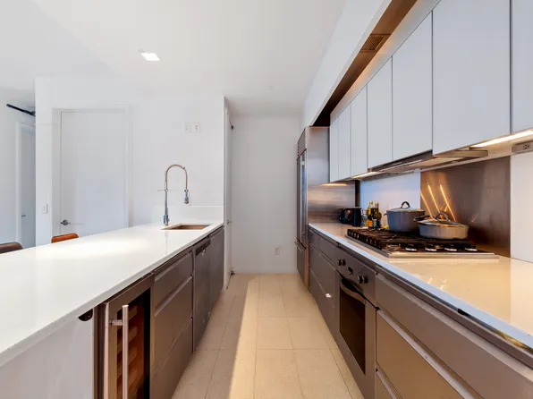 447 West 18th Street image 4 of 16