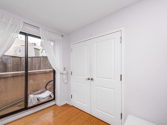 5th image of 18-10 27th Ave APT 4C