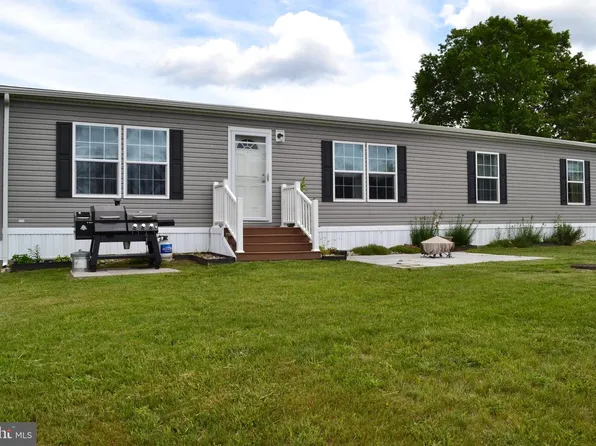 3065 Chandler Dr, Morrisville, PA 19067