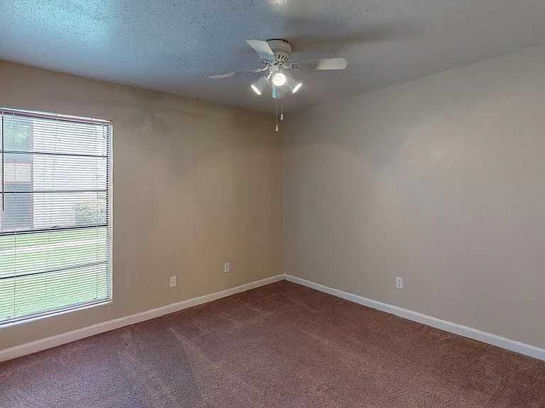 Tower Park Apartments — Photo 57