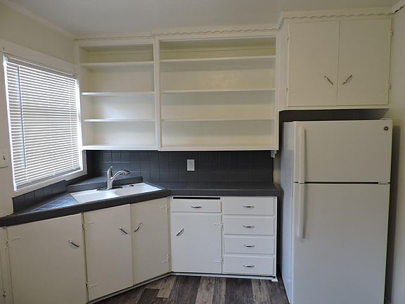 4th image of 2617 H St APT B