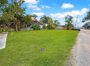 115 W Cleveland St, Alvin, TX 77511