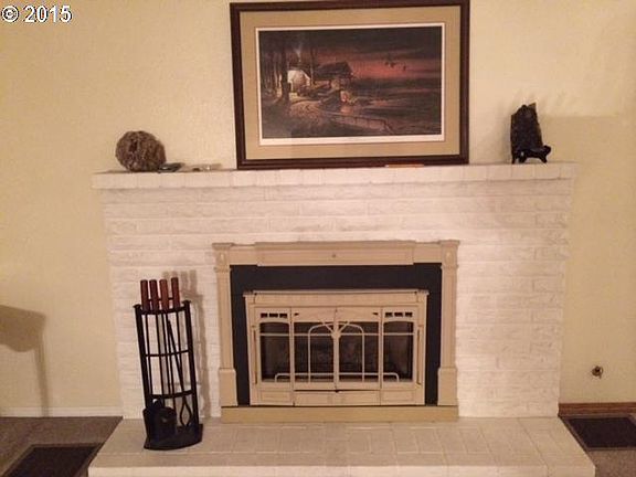 5th image of 7512 NE 57th Ct