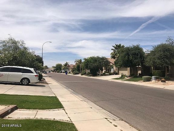 2nd image of 904 E San Carlos Way