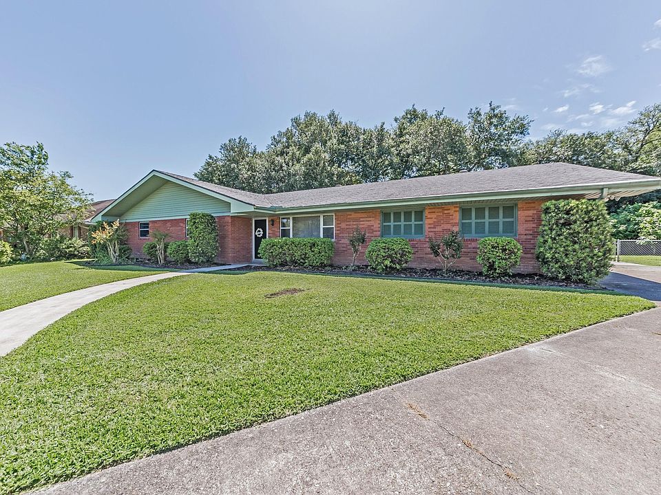 1st image of 225 Levy Dr