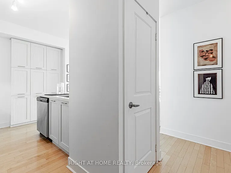 26 Norton Ave #1603 — Photo 14
