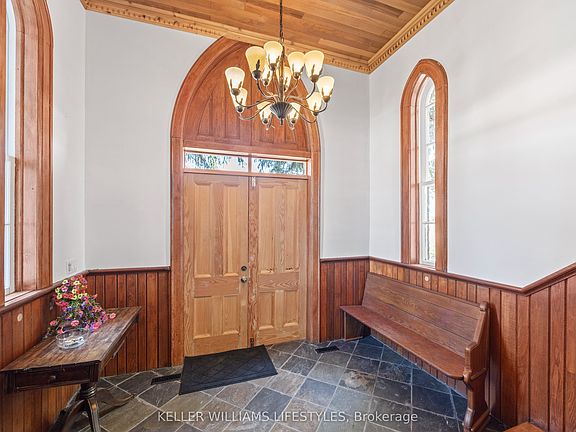 5th image of 3229 McGillivray Dr