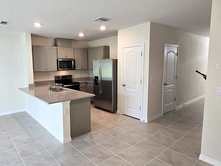 2324 Penguin Blvd — Photo 5