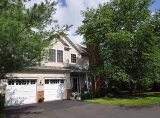 104 Loft Dr, Martinsville, NJ 08836