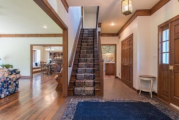 Inviting and Elegant Entrance