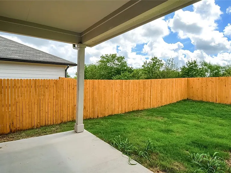 745 Adler Way — Photo 32