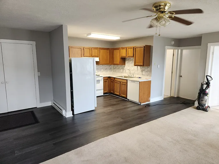 Unit 34 Foyer - Large Entry Closet - Hardwood - w/Dishwasher