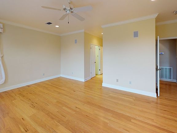 5th image of 173 Agarita Ln