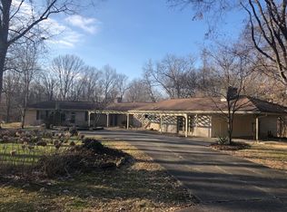 5357 E Simpson Lake Dr, Vincennes, IN 47591