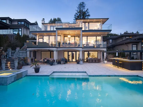 2538 Ottawa Ave, West Vancouver, BC V7V 2T4