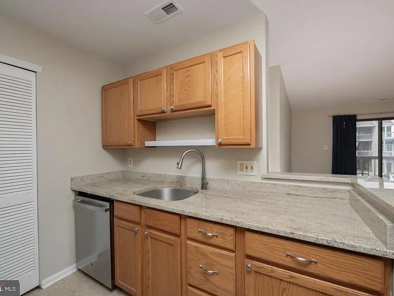 504 Britton Pl — Photo 7
